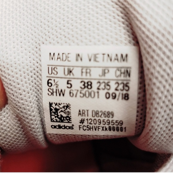 Falcon x Kylie Sneakers - Picture 5 of 5